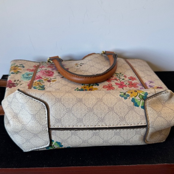 Steve Madden Beige Tote with Floral Pattern and Brown Straps - Picture 6 of 8